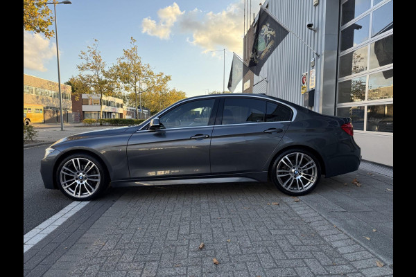 BMW 3-serie 320i M Performance CARPLAY/LED/CAM/M18/LEER/NAVI