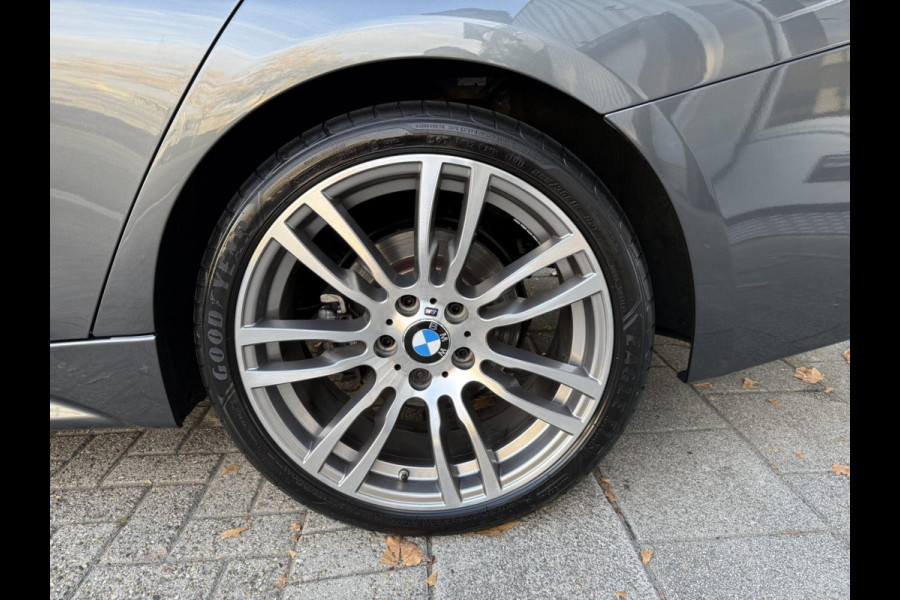 BMW 3-serie 320i M Performance CARPLAY/LED/CAM/M18/LEER/NAVI