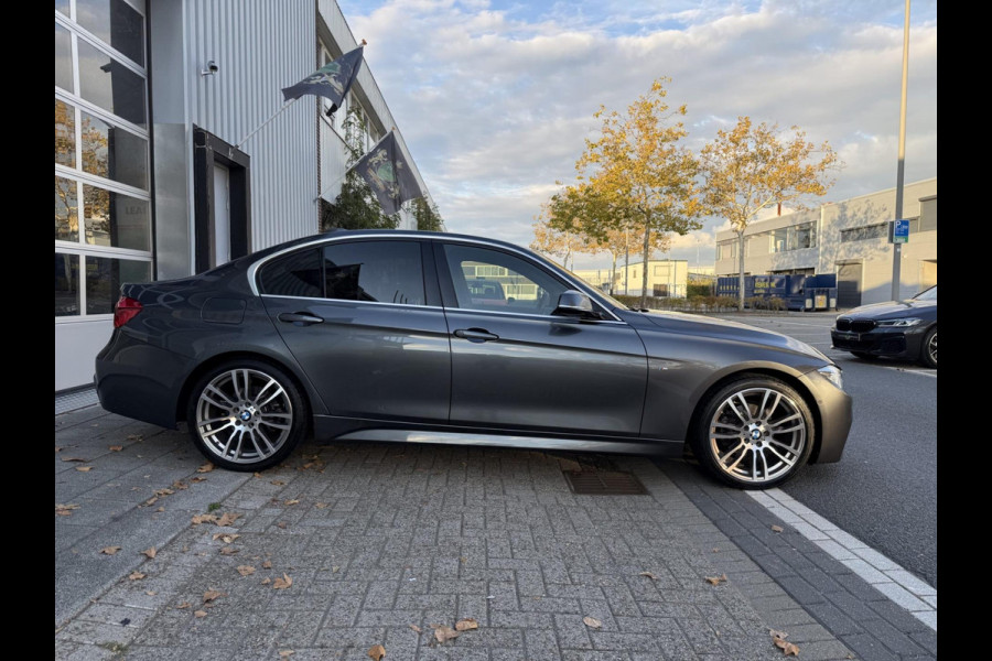 BMW 3-serie 320i M Performance CARPLAY/LED/CAM/M18/LEER/NAVI