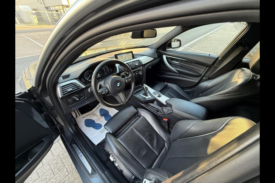 BMW 3-serie 320i M Performance CARPLAY/LED/CAM/M18/LEER/NAVI