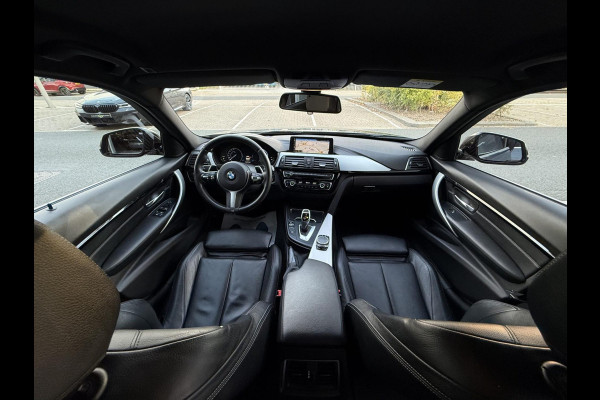 BMW 3-serie 320i M Performance CARPLAY/LED/CAM/M18/LEER/NAVI