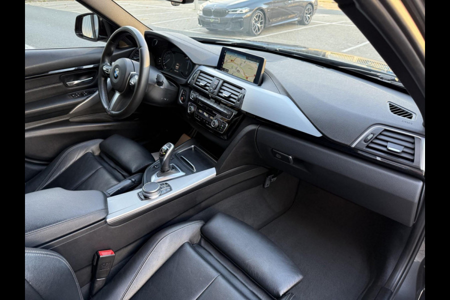 BMW 3-serie 320i M Performance CARPLAY/LED/CAM/M18/LEER/NAVI