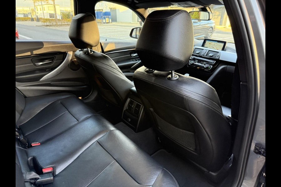 BMW 3-serie 320i M Performance CARPLAY/LED/CAM/M18/LEER/NAVI