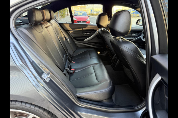 BMW 3-serie 320i M Performance CARPLAY/LED/CAM/M18/LEER/NAVI