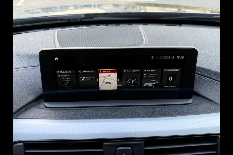 BMW 3-serie 320i M Performance CARPLAY/LED/CAM/M18/LEER/NAVI