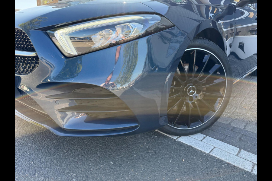 Mercedes-Benz A-Klasse 250 e AMG LED/PDC/CAM/NAVI/LEER/LMV19
