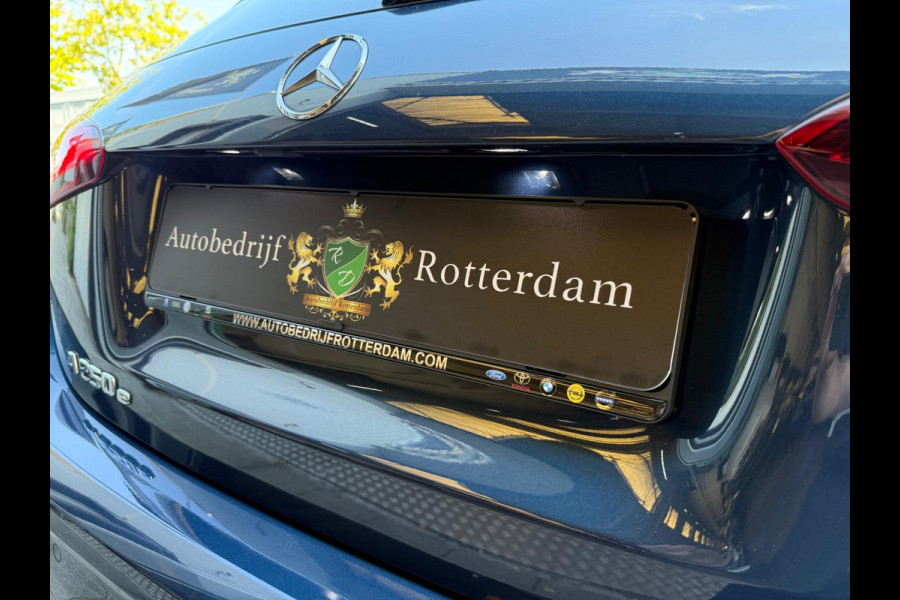 Mercedes-Benz A-Klasse 250 e AMG LED/PDC/CAM/NAVI/LEER/LMV19