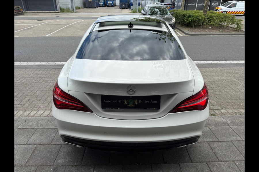 Mercedes-Benz CLA-Klasse 200 AMG PDC/CAM/LMV18/LEER/NAV/PANO