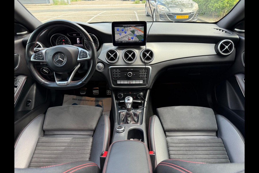 Mercedes-Benz CLA-Klasse 200 AMG PDC/CAM/LMV18/LEER/NAV/PANO
