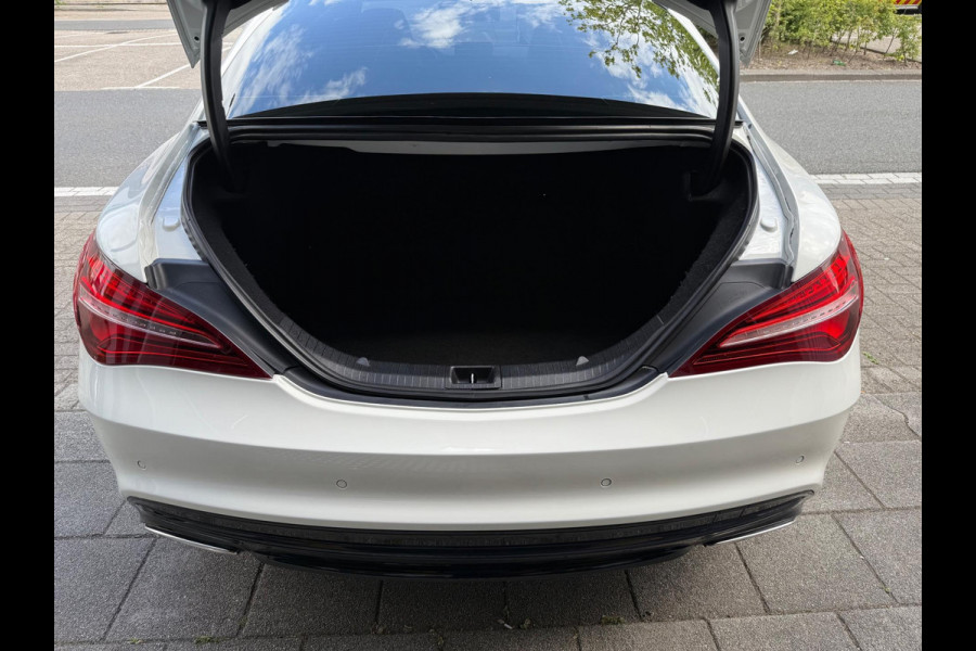Mercedes-Benz CLA-Klasse 200 AMG PDC/CAM/LMV18/LEER/NAV/PANO