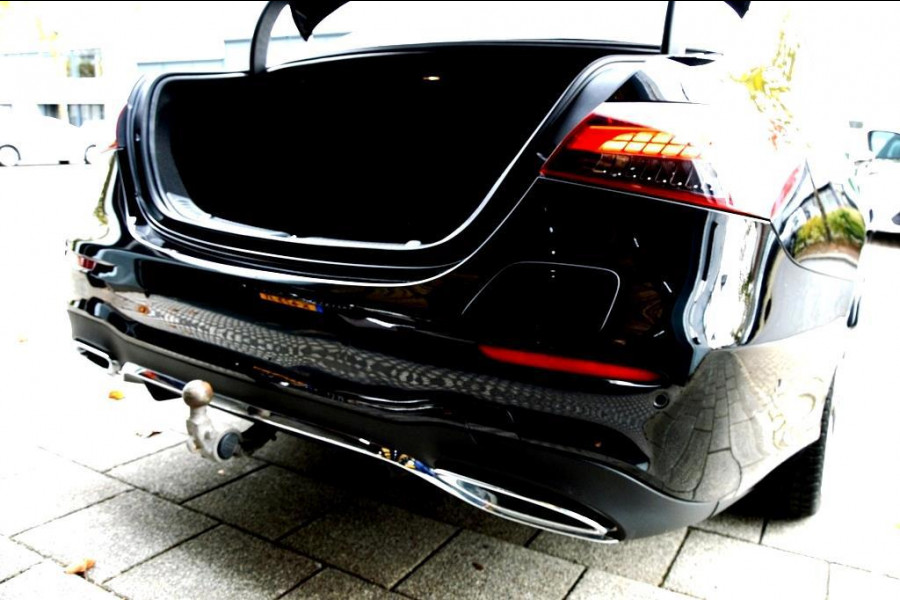 Mercedes-Benz E-Klasse 300 e AMG LEDER/NAVI/PANO/BURMESTER®