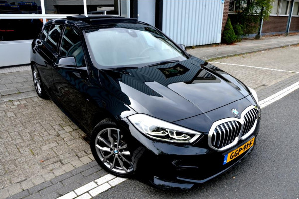 BMW 1-serie 118i High Executive M-Sport LMV18/CAM/NAVI/PANO