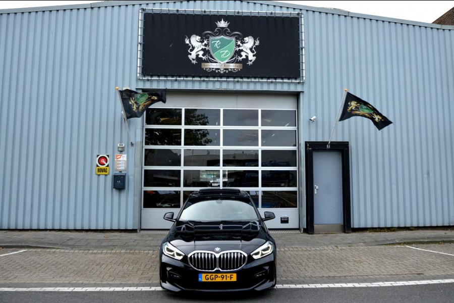 BMW 1-serie 118i High Executive M-Sport LMV18/CAM/NAVI/PANO