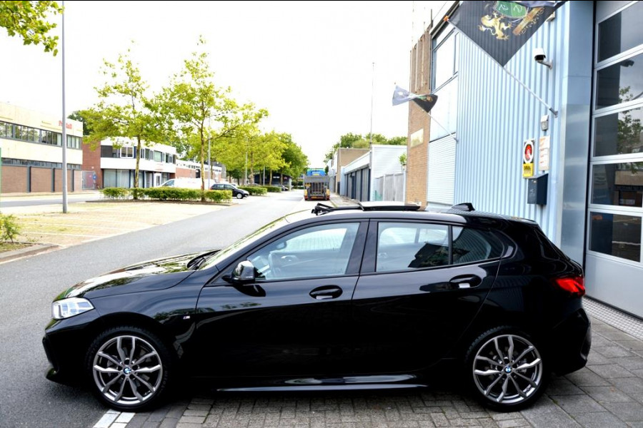 BMW 1-serie 118i High Executive M-Sport LMV18/CAM/NAVI/PANO