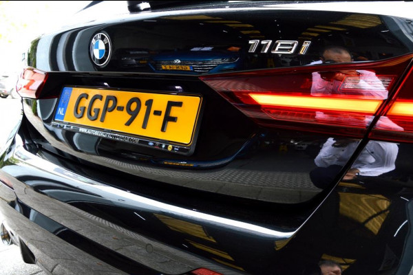 BMW 1-serie 118i High Executive M-Sport LMV18/CAM/NAVI/PANO