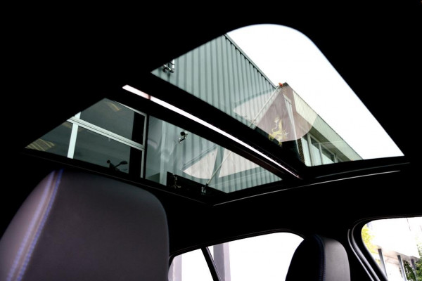 BMW 1-serie 118i High Executive M-Sport LMV18/CAM/NAVI/PANO