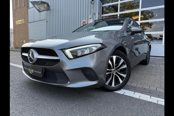 Mercedes-Benz A-Klasse 250 e AMG LED/PDC/CAM/LEER/NAVI/PANO