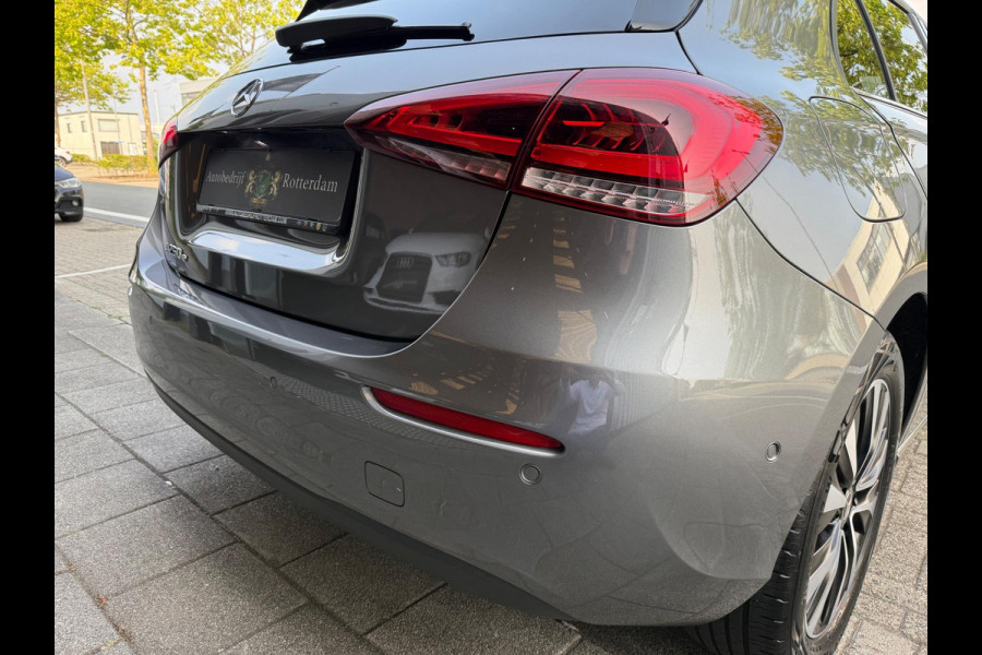 Mercedes-Benz A-Klasse 250 e AMG LED/PDC/CAM/LEER/NAVI/PANO