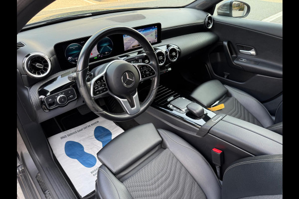 Mercedes-Benz A-Klasse 250 e AMG LED/PDC/CAM/LEER/NAVI/PANO