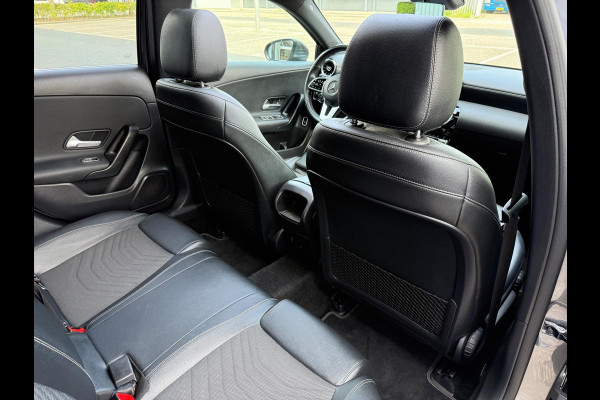 Mercedes-Benz A-Klasse 250 e AMG LED/PDC/CAM/LEER/NAVI/PANO