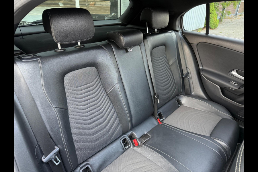 Mercedes-Benz A-Klasse 250 e AMG LED/PDC/CAM/LEER/NAVI/PANO