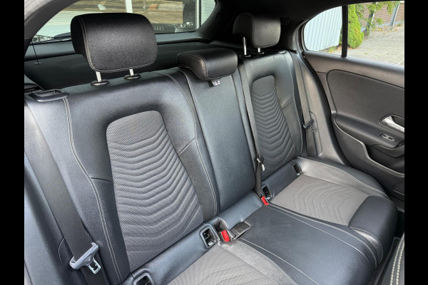 Mercedes-Benz A-Klasse 250 e AMG LED/PDC/CAM/LEER/NAVI/PANO