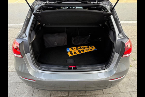 Mercedes-Benz A-Klasse 250 e AMG LED/PDC/CAM/LEER/NAVI/PANO