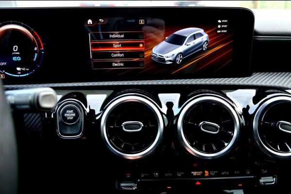 Mercedes-Benz A-Klasse 250 e AMG LED/PDC/CAM/LEER/NAVI/PANO