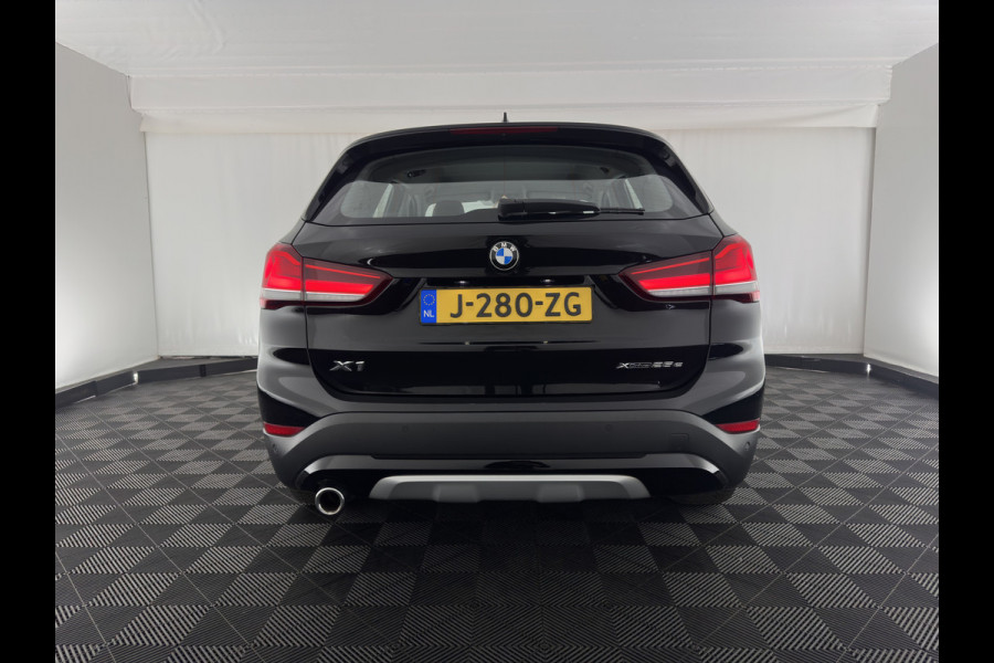 BMW X1 xDrive25e X-Line eDrive Edition AWD (Plug-In) (INCL-BTW) Aut * LUXURY-LEATHER | HEAD-UP | LEATHER-FABRIC | FULL-LED | NAVI-FULLMAP | HEATED-SPORTSEATS | AMBIENT-LIGHT |  ECC | PDC |  18''ALU*