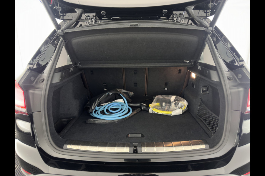 BMW X1 xDrive25e X-Line eDrive Edition AWD (Plug-In) (INCL-BTW) Aut * LUXURY-LEATHER | HEAD-UP | LEATHER-FABRIC | FULL-LED | NAVI-FULLMAP | HEATED-SPORTSEATS | AMBIENT-LIGHT |  ECC | PDC |  18''ALU*