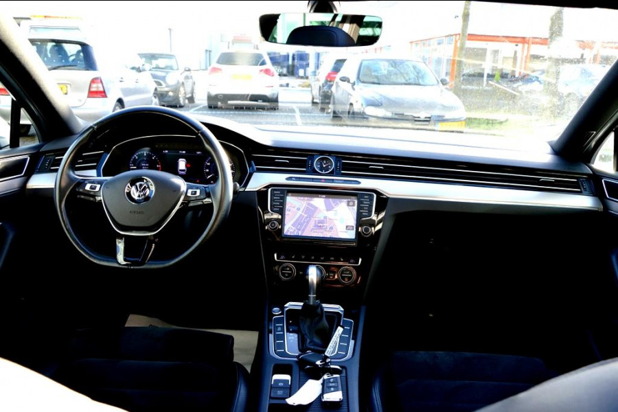 Volkswagen Passat Variant Highline R LEER/NAV/360º CAM/PANO