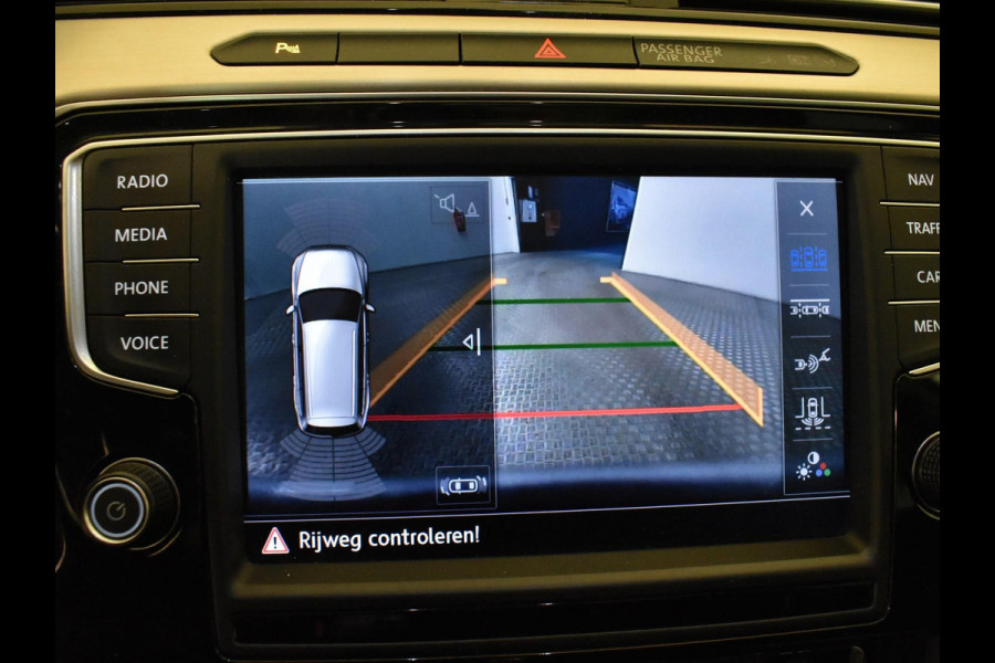 Volkswagen Passat Variant Highline R LEER/NAV/360º CAM/PANO