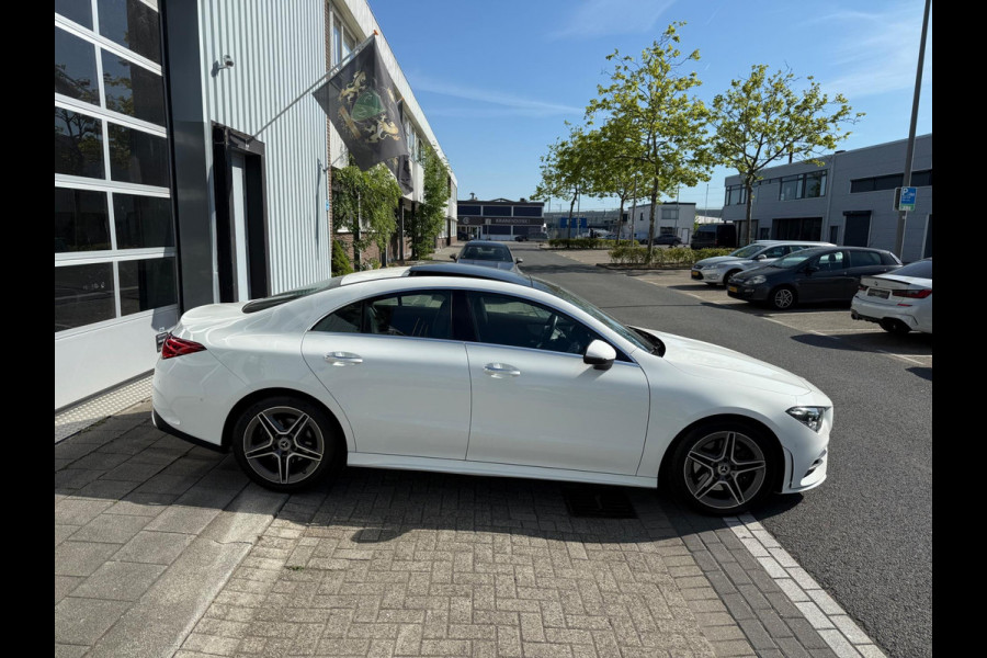 Mercedes-Benz CLA-Klasse 200 AMG LM18/LEER/NAV/&-Night SFEER
