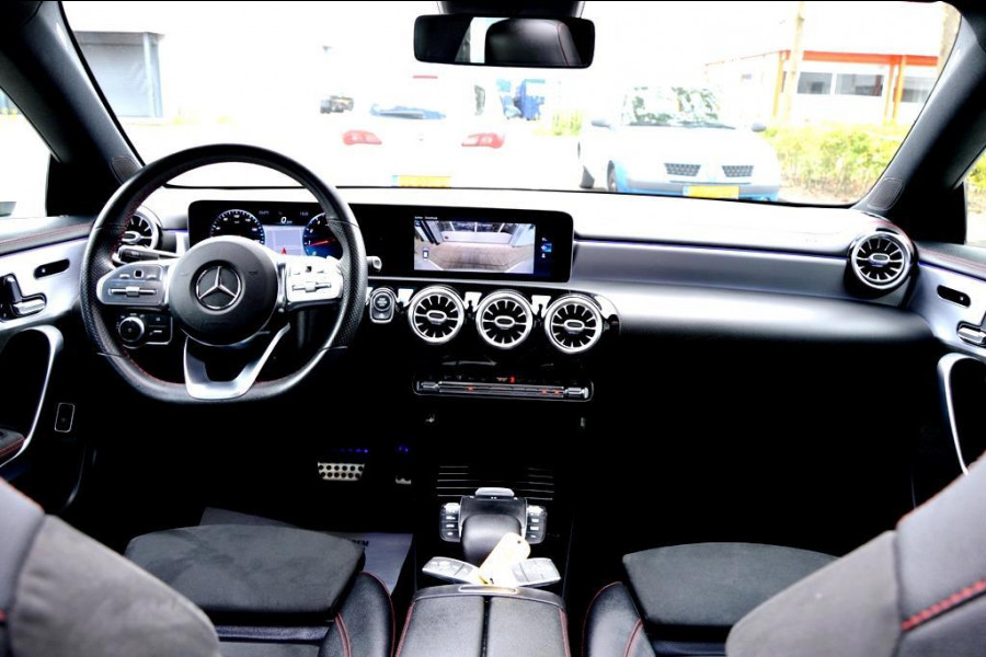 Mercedes-Benz CLA-Klasse 200 AMG LM18/LEER/NAV/&-Night SFEER