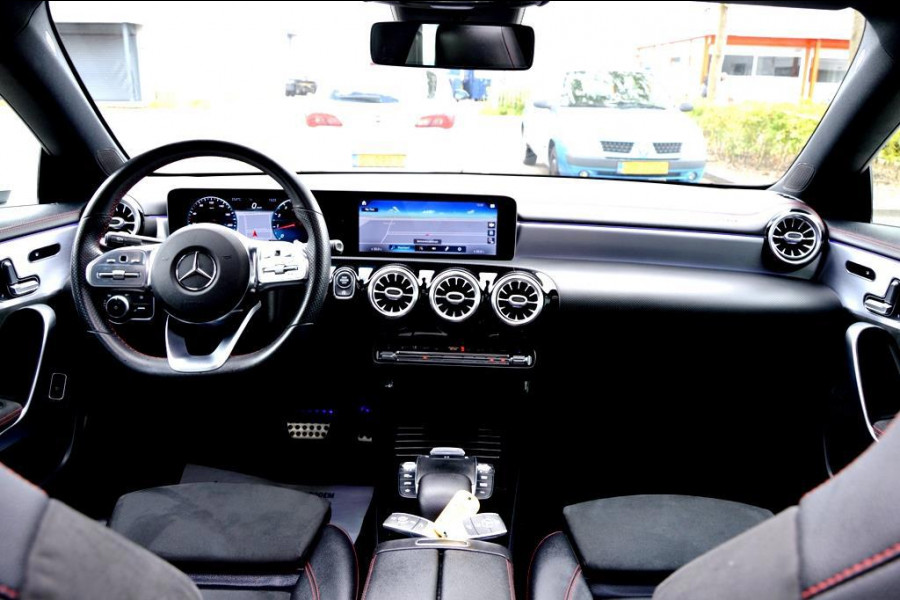 Mercedes-Benz CLA-Klasse 200 AMG LM18/LEER/NAV/&-Night SFEER