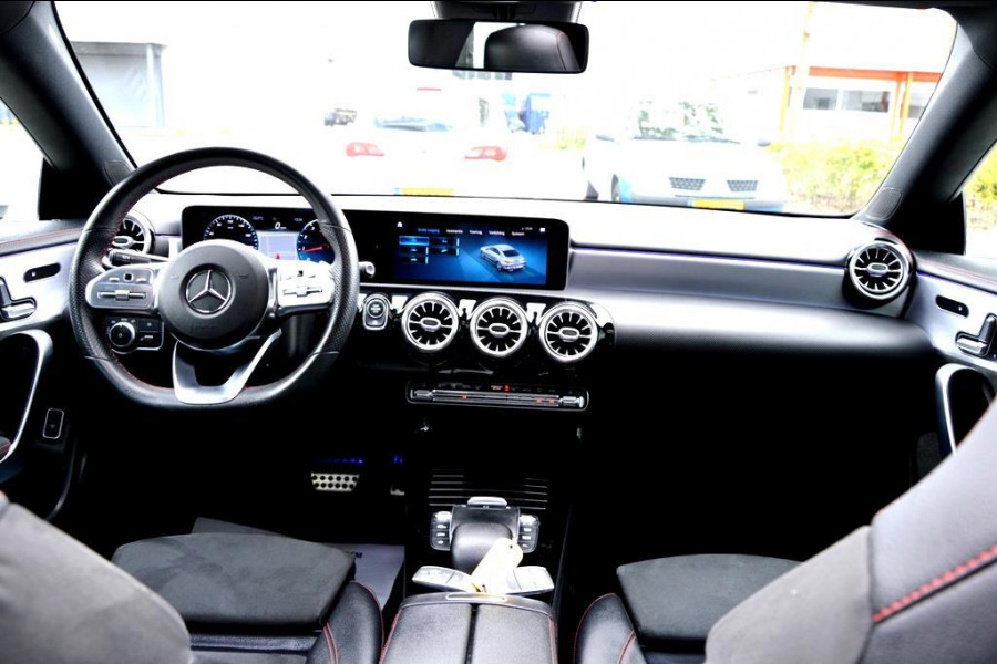 Mercedes-Benz CLA-Klasse 200 AMG LM18/LEER/NAV/&-Night SFEER