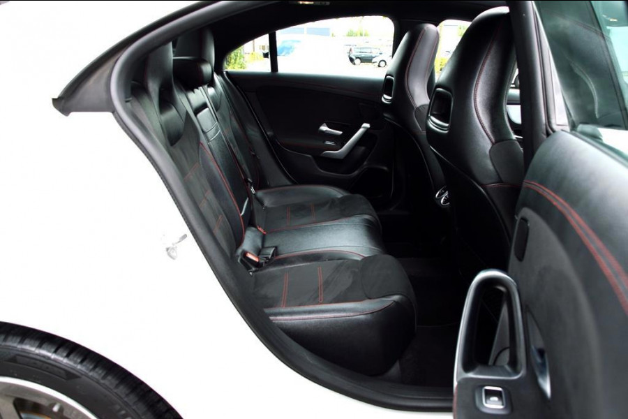 Mercedes-Benz CLA-Klasse 200 AMG LM18/LEER/NAV/&-Night SFEER