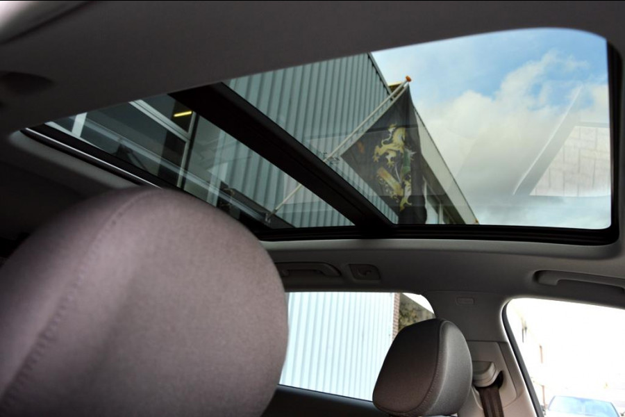 Audi A4 AVANT 35 TFSI Design ECC/PDC V&A/LED/LMV18/NAVI/PANO