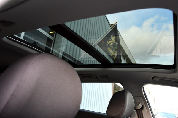 Audi A4 AVANT 35 TFSI Design ECC/PDC V&A/LED/LMV18/NAVI/PANO