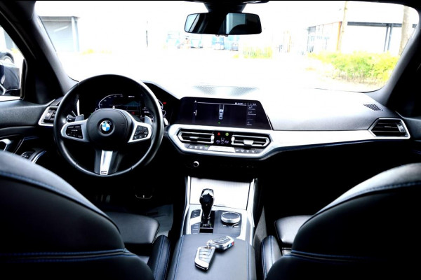 BMW 3-serie 330e High Executive AUT 292PK LED/LEER/NAV/LMV19