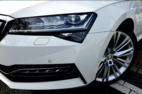 Škoda Superb Combi 1.4 TSI iV CAM/LMV19/NAVI/LEER/VIRTU/PANO