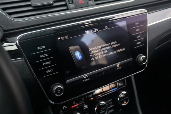 Škoda Superb Combi 1.4 TSI iV CAM/LMV19/NAVI/LEER/VIRTU/PANO