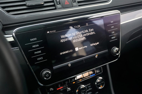 Škoda Superb Combi 1.4 TSI iV CAM/LMV19/NAVI/LEER/VIRTU/PANO