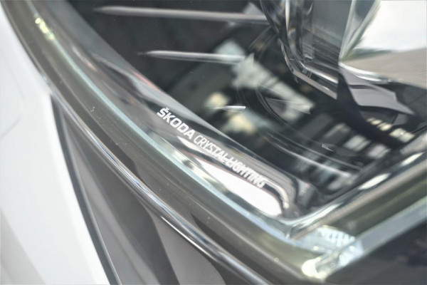 Škoda Superb Combi 1.4 TSI iV CAM/LMV19/NAVI/LEER/VIRTU/PANO