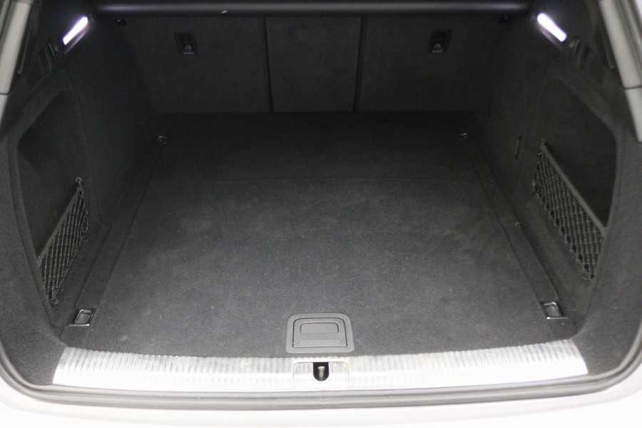 Audi A4 Avant 40 TFSI S edition 204PK 3x S-Line, LED, Virtual Cockpit, Camera, Apple Carplay, LED, 19"