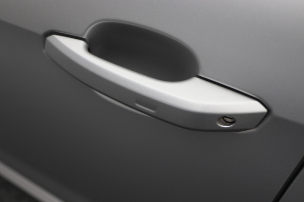 Audi A4 Avant 40 TFSI S edition 204PK 3x S-Line, LED, Virtual Cockpit, Camera, Apple Carplay, LED, 19"