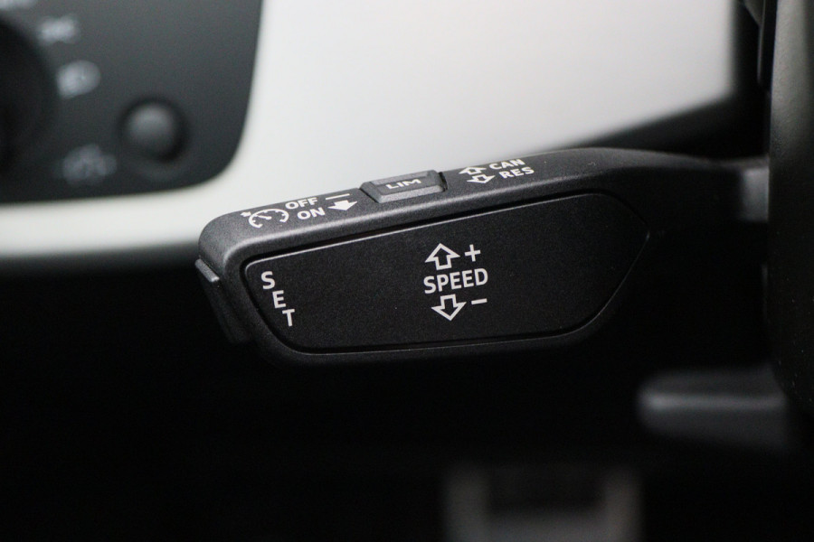 Audi A4 Avant 40 TFSI S edition 204PK 3x S-Line, LED, Virtual Cockpit, Camera, Apple Carplay, LED, 19"