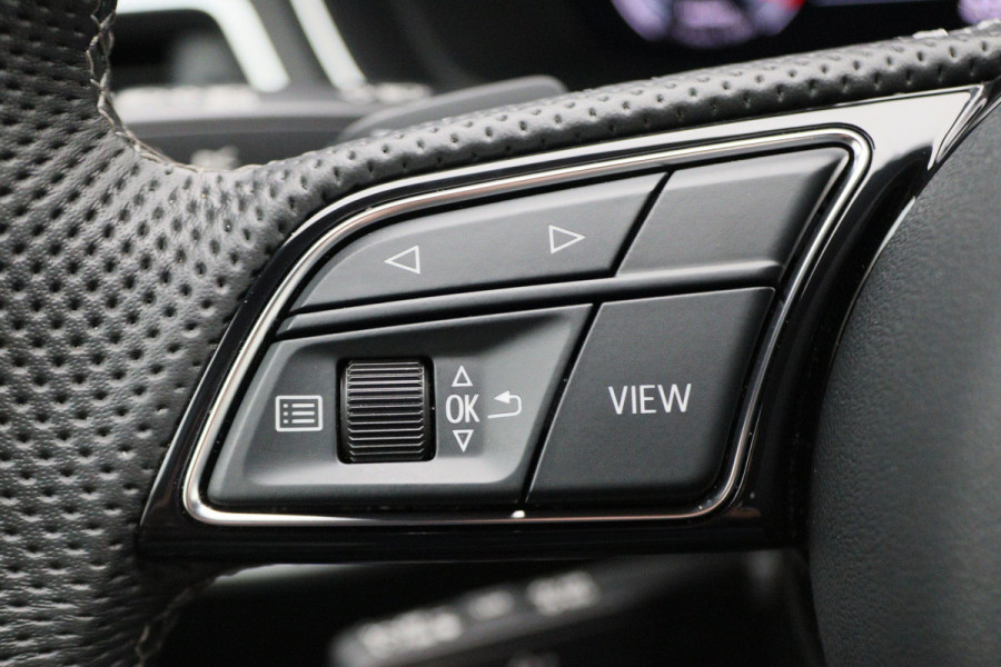 Audi A4 Avant 40 TFSI S edition 204PK 3x S-Line, LED, Virtual Cockpit, Camera, Apple Carplay, LED, 19"