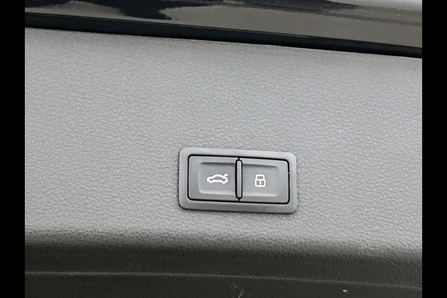 Audi e-tron 50 quattro S edition 71 kWh (Panorama, StoelV, Bang & Olufsen, Camera, PDC, EtcO)
