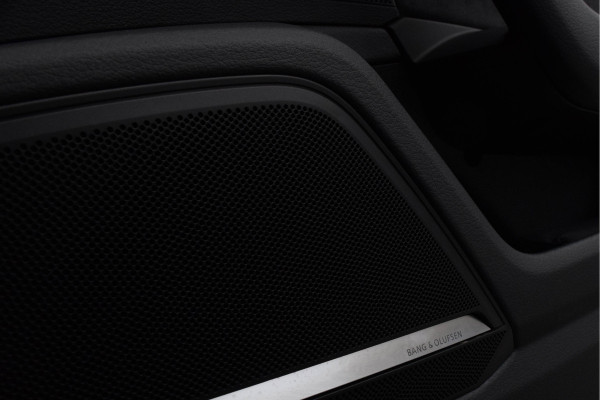 Audi A6 Avant 55 TFSI e Competition Quattro / 2x S-line/ Standkachel/ Head-Up Display/ Panoramadak/ Trekhaak/ 270kW (368PK)